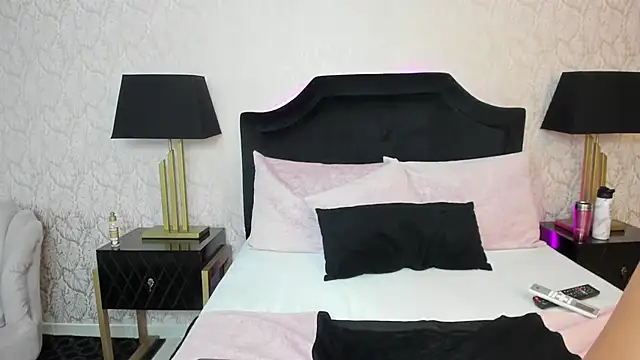 LuciiaMiller online show from June 22, 2:57 am