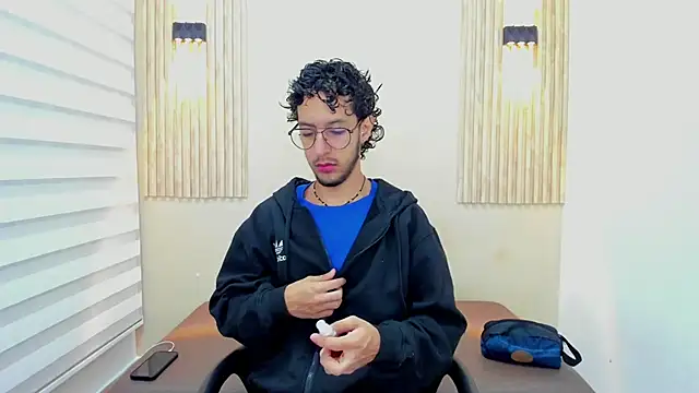Snapshot of LEO_SANZ66 chatting on June 12, 12:26 pm LEO SANZ66 online show from June 12, 12:26 pm