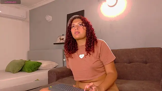 Snapshot of AmeliaLaurent_ chatting on June 25, 11:53 pm AmeliaLaurent online show from June 25, 11:53 pm