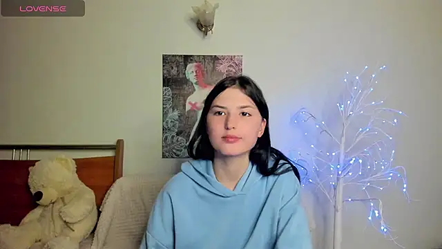 Kira Devi online show from May 25, 8:26 pm