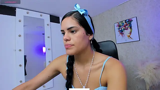Little Allison18 online show from June 17, 5:47 pm