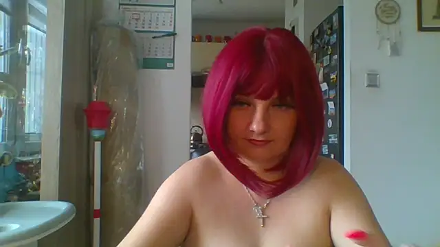 Snapshot of MeganFlirt chatting on July 7, 9:24 am MeganFlirt online show from July 7, 9:24 am