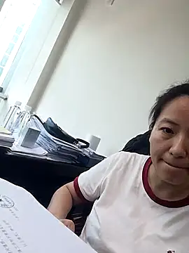 Snapshot of DUU5528 chatting on June 3, 3:09 am DUU5528 online show from June 3, 3:09 am