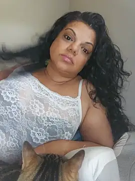 habibiforyou81 online show from June 15, 9:17 pm