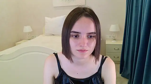 Daisy Heart online show from June 3, 4:15 am