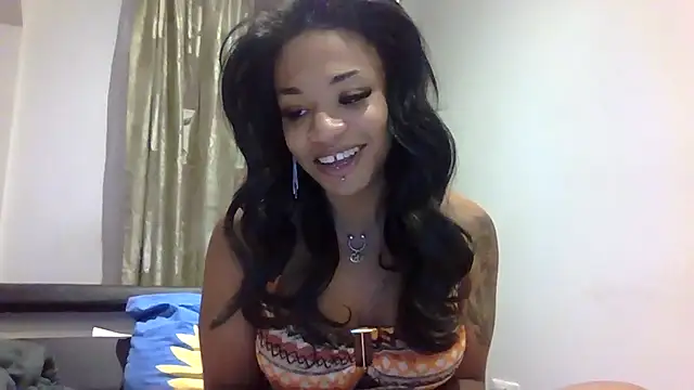 Snapshot of Loren4a chatting on July 20, 10:56 pm Loren4a online show from July 20, 10:56 pm