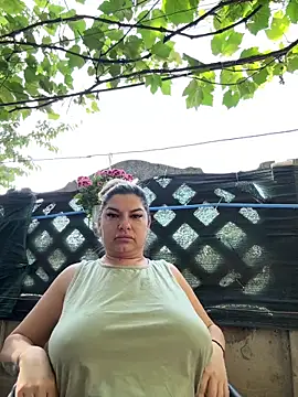 Snapshot of evaxxxcurvyxxx chatting on May 27, 6:32 am evaxxxcurvyxxx online show from May 27, 6:32 am