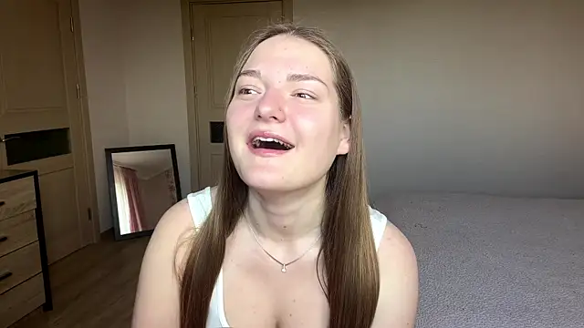 lizzzanatooo online show from June 4, 7:47 am