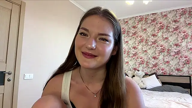 lizzzanatooo online show from June 16, 3:25 pm