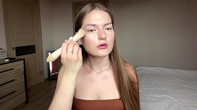 lizzzanatooo online show from July 8, 7:35 am
