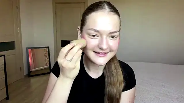 lizzzanatooo online show from July 17, 11:17 am