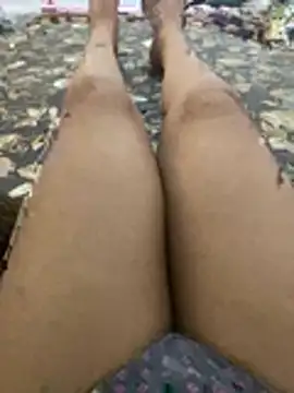 Saraqueen11 online show from June 1, 2:30 pm