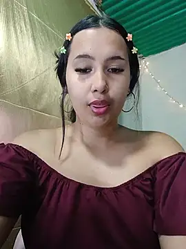 shantall cute online show from August 2, 9:35 pm
