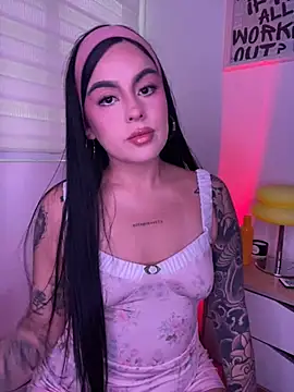 Snapshot of April_sutra chatting on June 25, 11:20 pm April sutra online show from June 25, 11:20 pm