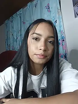 xcleila online show from July 18, 12:37 am