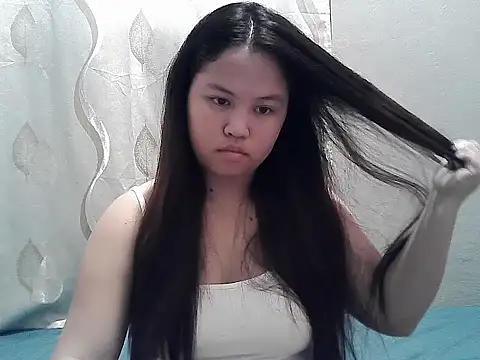 Snapshot of ThePrettySecret chatting on June 9, 7:09 am ThePrettySecret online show from June 9, 7:09 am