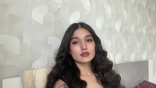 LisetteParajon online show from July 7, 7:23 am