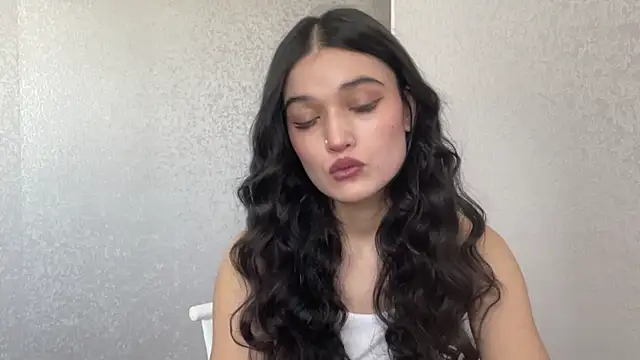 LisetteParajon online show from July 16, 5:02 am