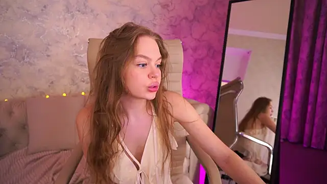 LilitMurrr online show from June 3, 2:33 pm