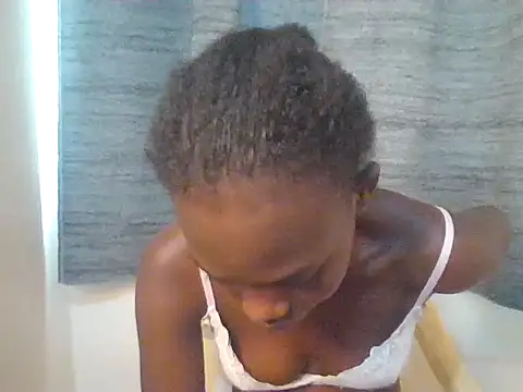 Snapshot of Sweet_quincy chatting on June 25, 10:31 am Sweet quincy online show from June 25, 10:31 am