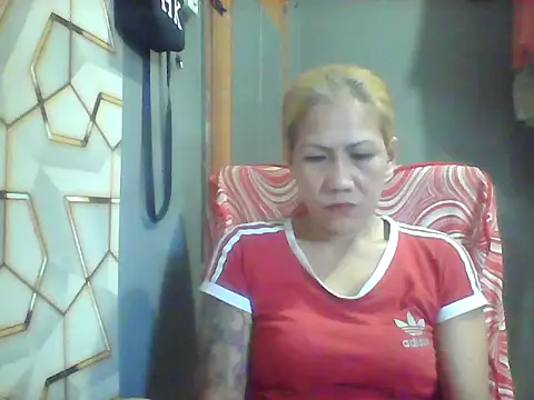 Snapshot of pinayheartaker chatting on July 18, 1:43 am pinayheartaker online show from July 18, 1:43 am