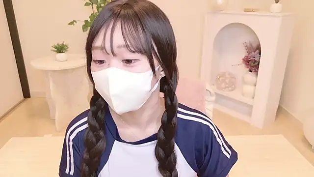 YURInya  online show from June 26, 1:48 pm
