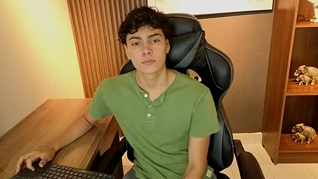 Esteban Fire online show from June 2, 11:45 am