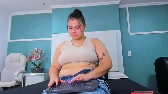 ScarletEsposito online show from June 2, 9:39 pm