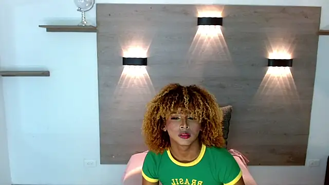 Snapshot of AshleySofiaThenison chatting on July 20, 3:03 pm AshleySofiaThenison online show from July 20, 3:03 pm