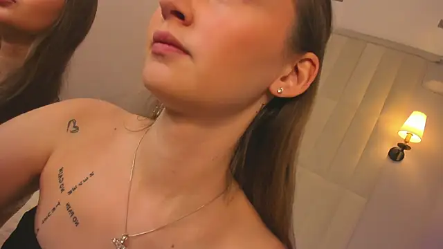 Snapshot of Ella_Butler chatting on June 23, 9:07 am Ella Butler online show from June 23, 9:07 am