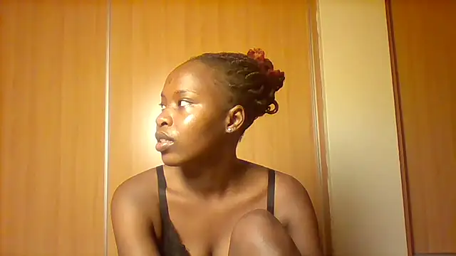 Snapshot of sweetmella_ chatting on June 1, 4:58 am sweetmella online show from June 1, 4:58 am