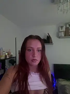 Snapshot of PoisonIvy_x chatting on June 2, 12:40 pm PoisonIvy x online show from June 2, 12:40 pm