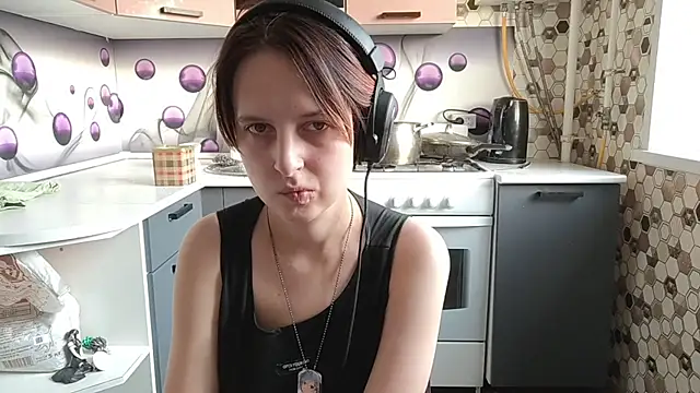 Snapshot of Saranade chatting on July 9, 3:16 pm Saranade online show from July 9, 3:16 pm