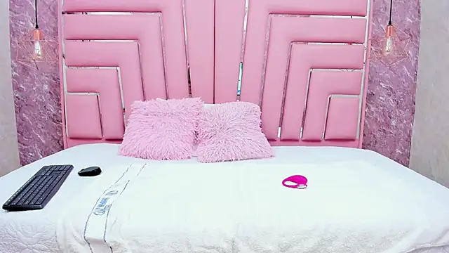 TinyKataleya online show from June 1, 11:34 am