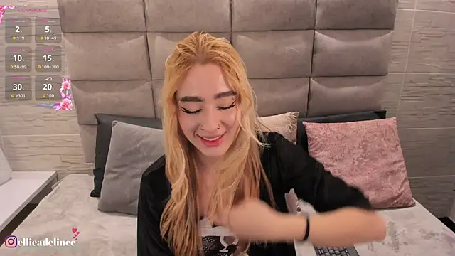 EllieAdeline online show from July 16, 3:45 am