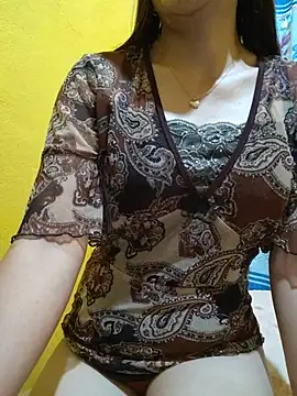 Snapshot of MsCaramel_Love chatting on June 12, 11:42 am MsCaramel Love online show from June 12, 11:42 am