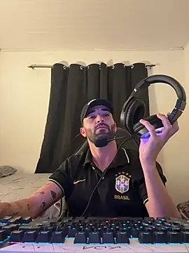 Aaron hyuga online show from June 2, 2:46 am