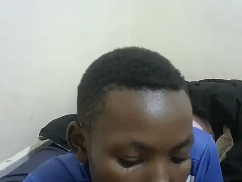 cute avy0 online show from July 16, 3:23 am
