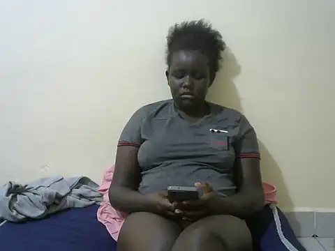 Snapshot of beauty_girl2 chatting on June 26, 5:23 am beauty girl2 online show from June 26, 5:23 am