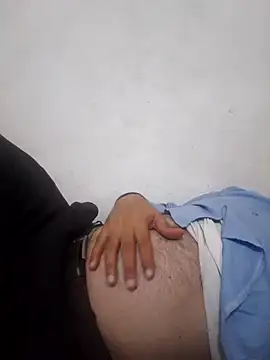 Snapshot of m098m098 chatting on July 18, 3:05 pm m098m098 online show from July 18, 3:05 pm