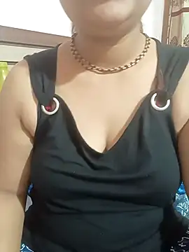 Snapshot of Archana_32 chatting on July 16, 1:00 am Archana 32 online show from July 16, 1:00 am