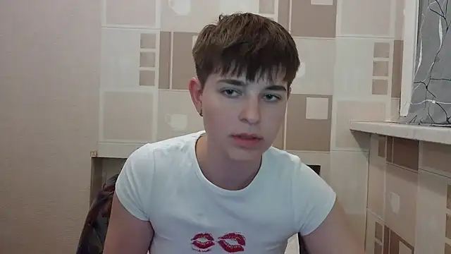 Snapshot of EmyHills chatting on July 30, 8:08 pm EmyHills online show from July 30, 8:08 pm