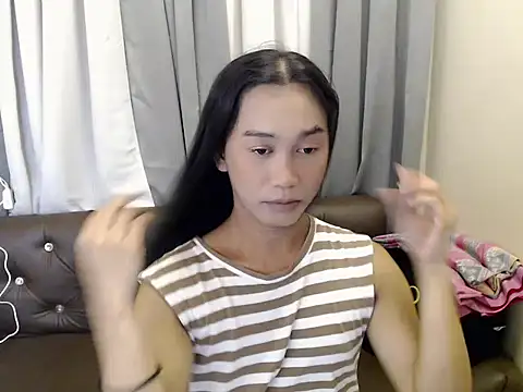 Snapshot of kyla_pretty chatting on July 17, 3:18 pm kyla pretty online show from July 17, 3:18 pm