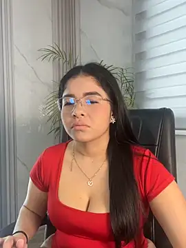 ValentinaLuciana online show from June 16, 1:25 pm