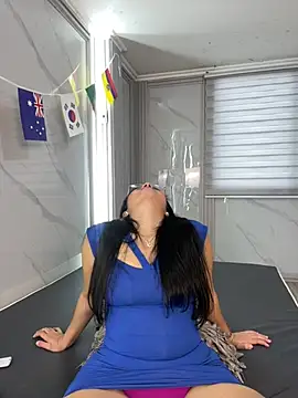 ValentinaLuciana online show from June 29, 12:49 pm