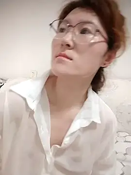 Snapshot of gaoyan880526 chatting on June 17, 10:43 pm gaoyan880526 online show from June 17, 10:43 pm