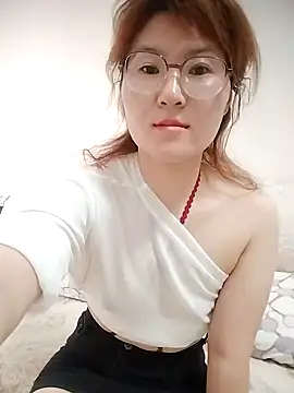 Snapshot of gaoyan880526 chatting on June 21, 6:38 am gaoyan880526 online show from June 21, 6:38 am