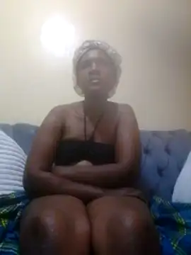 Snapshot of Creamymom4 chatting on June 18, 12:42 pm Creamymom4 online show from June 18, 12:42 pm