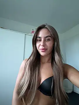 Nikola Olivia online show from June 3, 8:25 pm