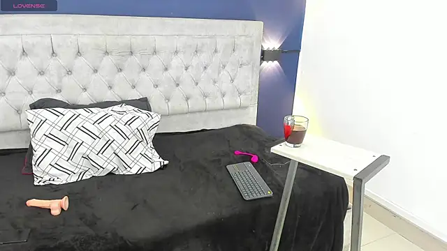 Snapshot of scarlette_ttaylor chatting on June 16, 11:35 am scarlette ttaylor online show from June 16, 11:35 am